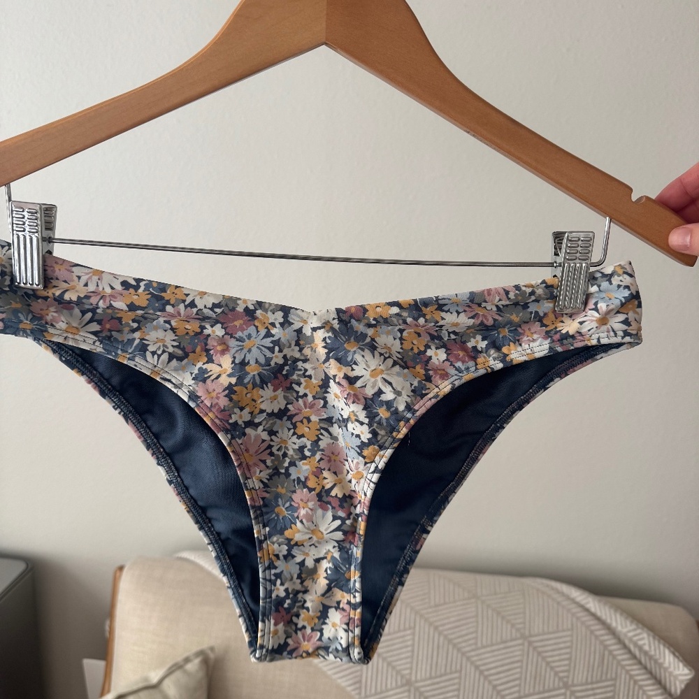 Abercrombie and Fitch Blue Floral Bikini Bottom Size M